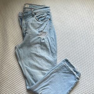 A&F High Rise Mom Jean Rigid Denim Light Wash with Distressing